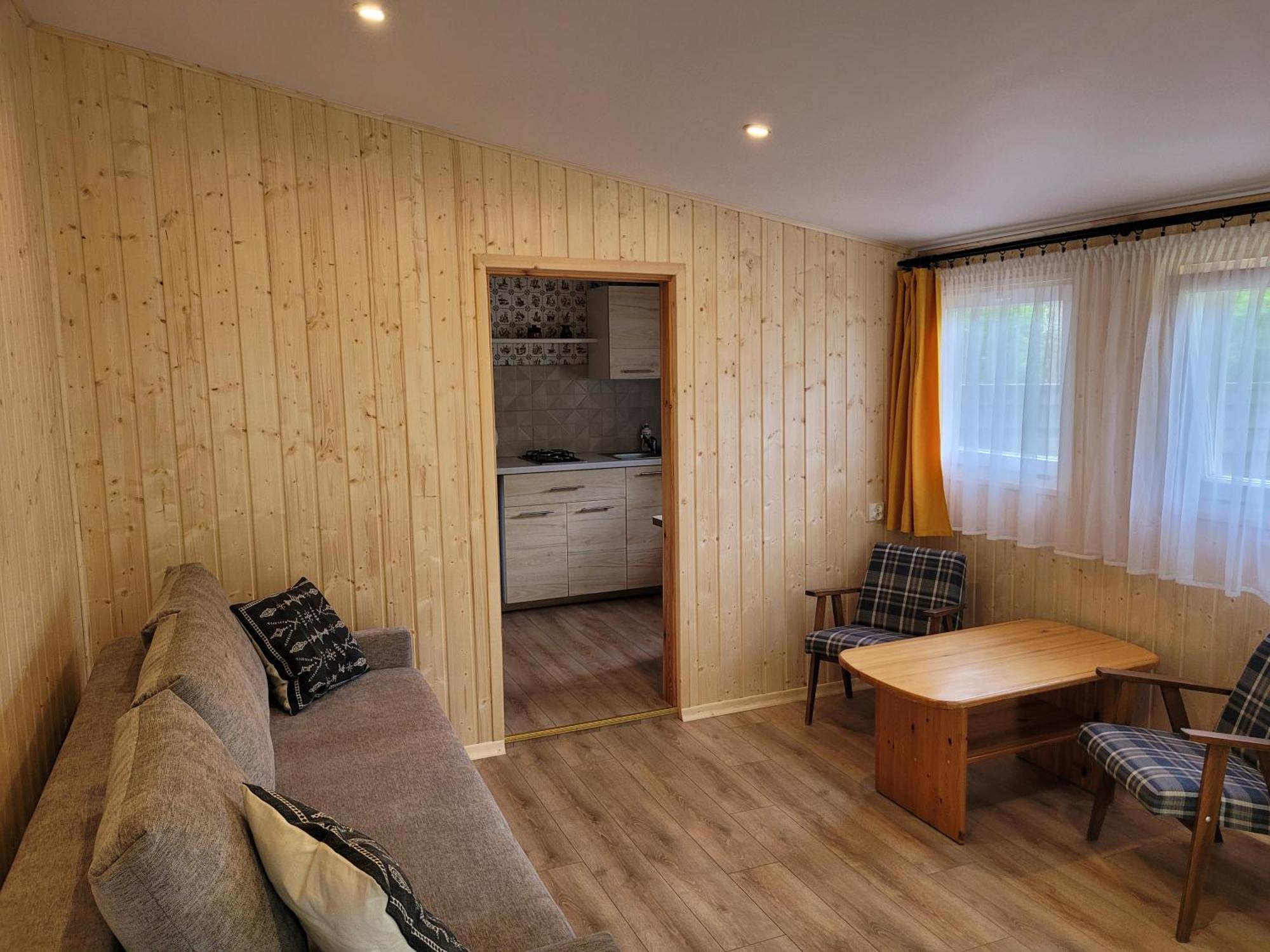 Zacisze, Okoniny Holiday home *